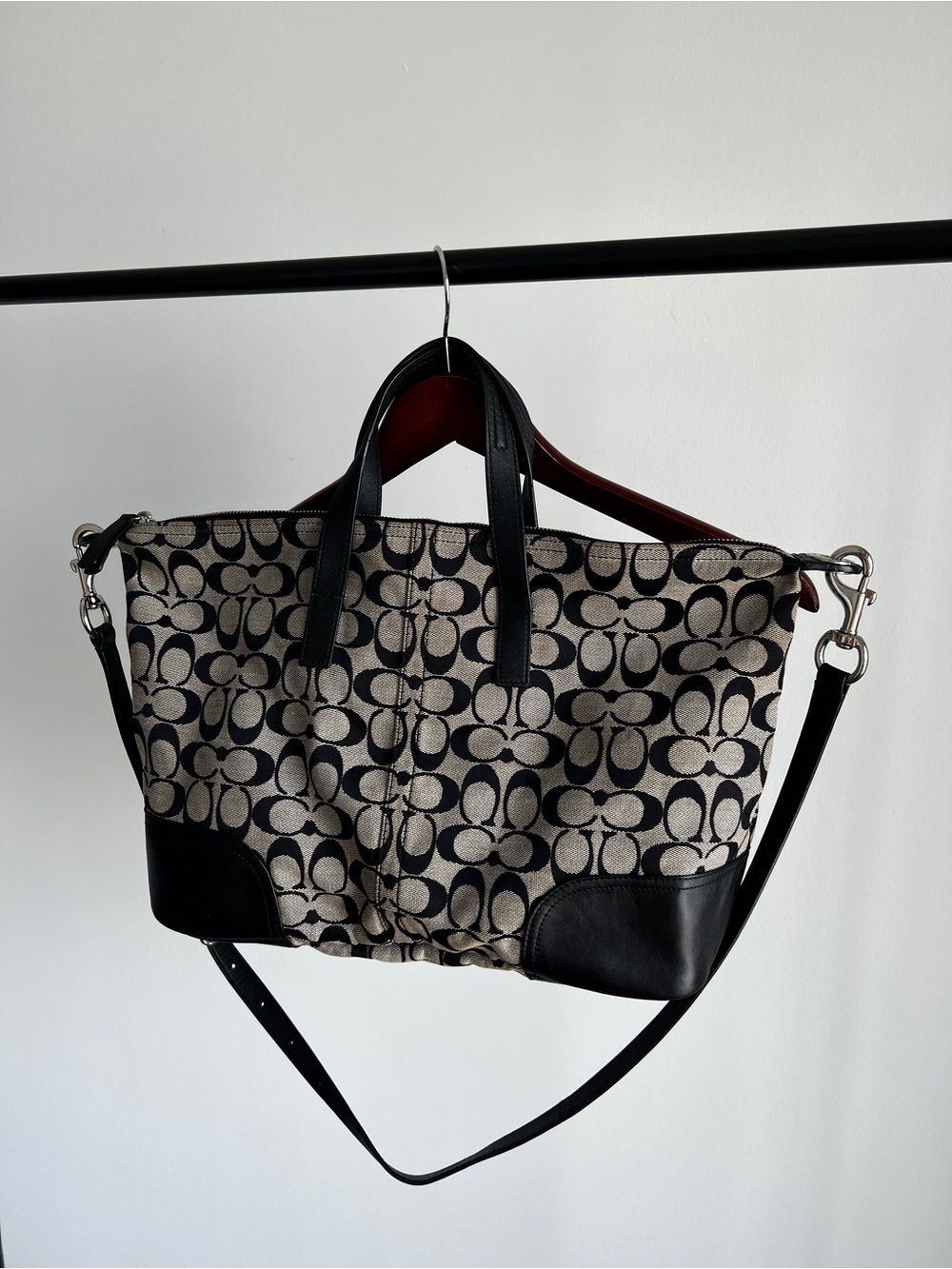 Authentic Coach Signature Handbag - Picture 9 of 11
